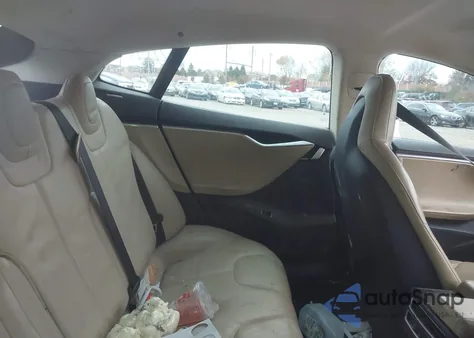 2013 Tesla Model S из США, поврежденный, VIN 5YJSA1AC5DFP11172